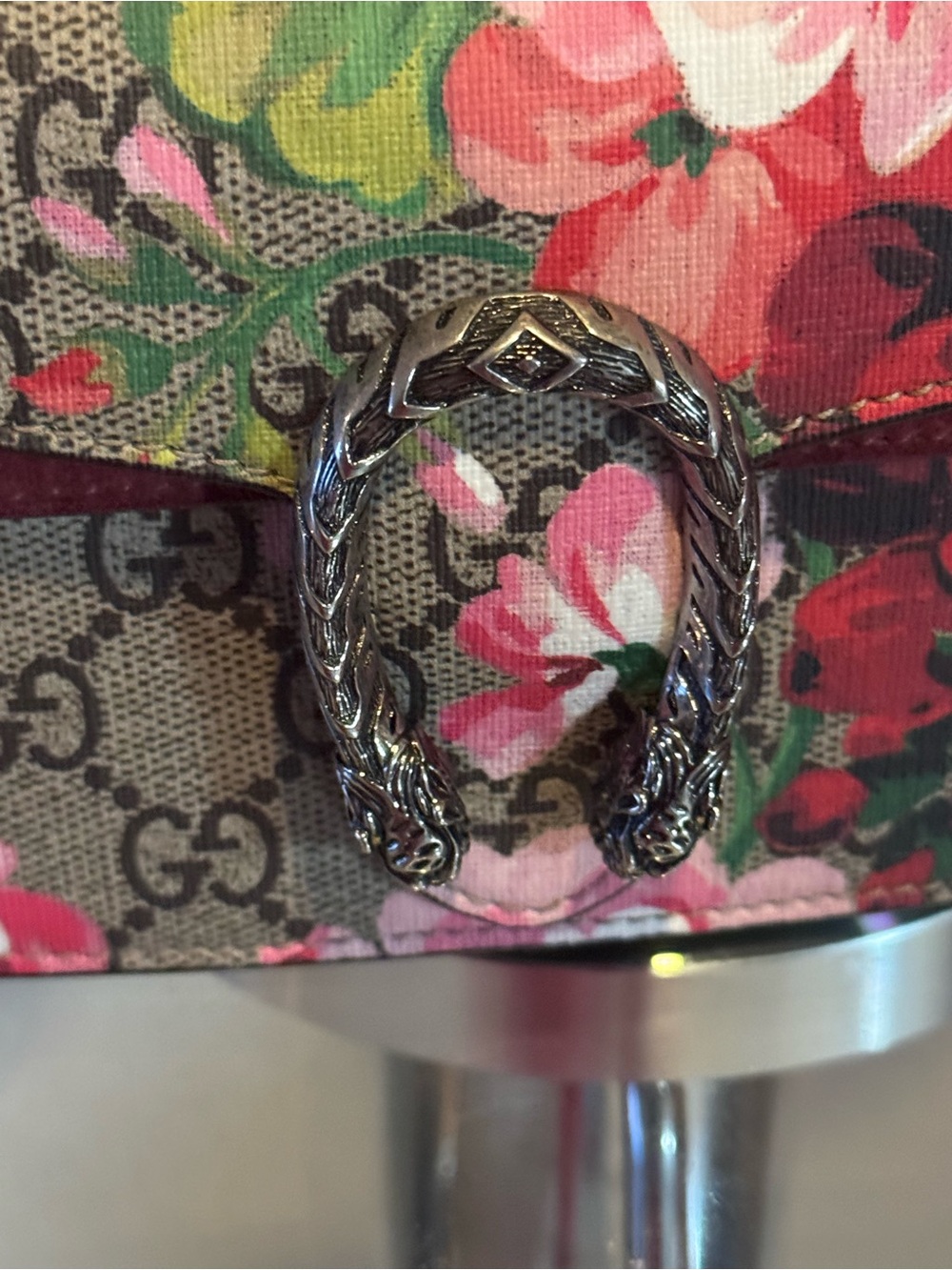 Gucci Floral GG Supreme Crossbody Mini Bag in Beige, Red, Pink - Picture 4 of 15